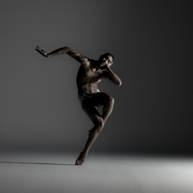 Alonzo King dancer photo